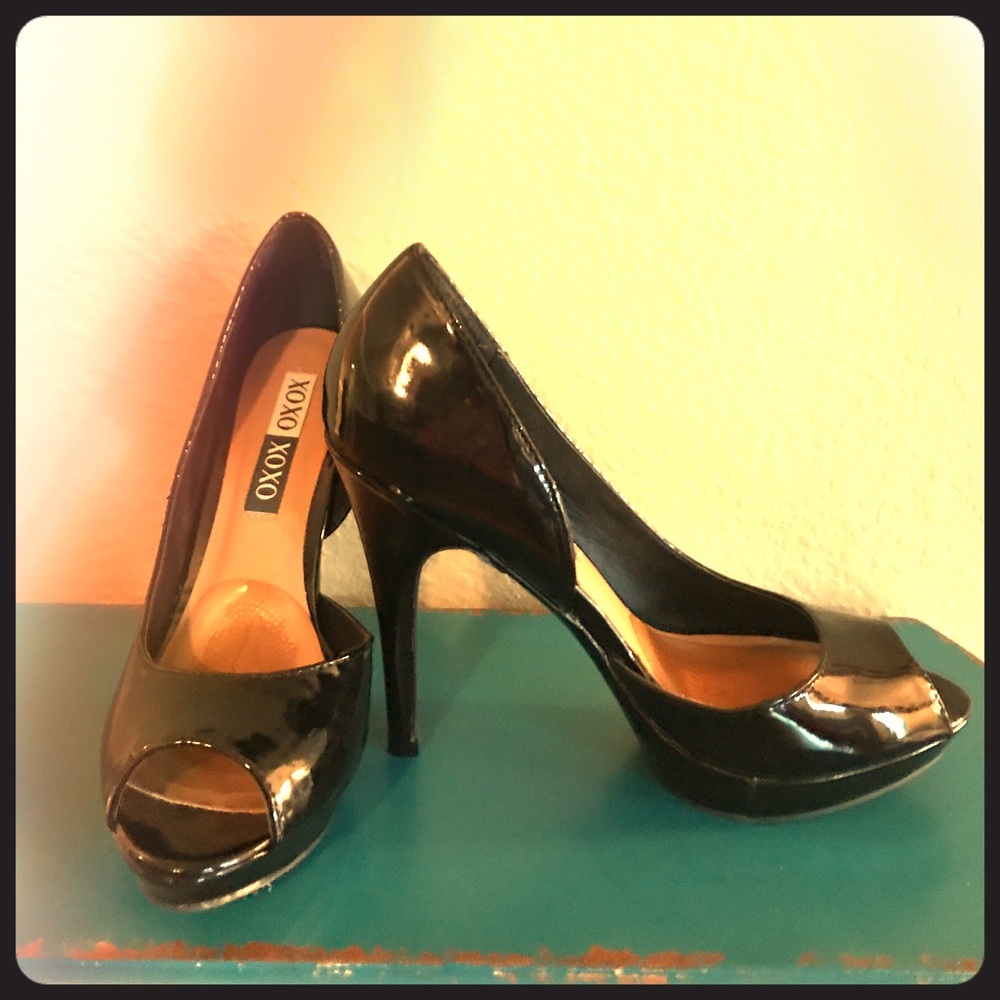 Black Heels Size 7 1/2M